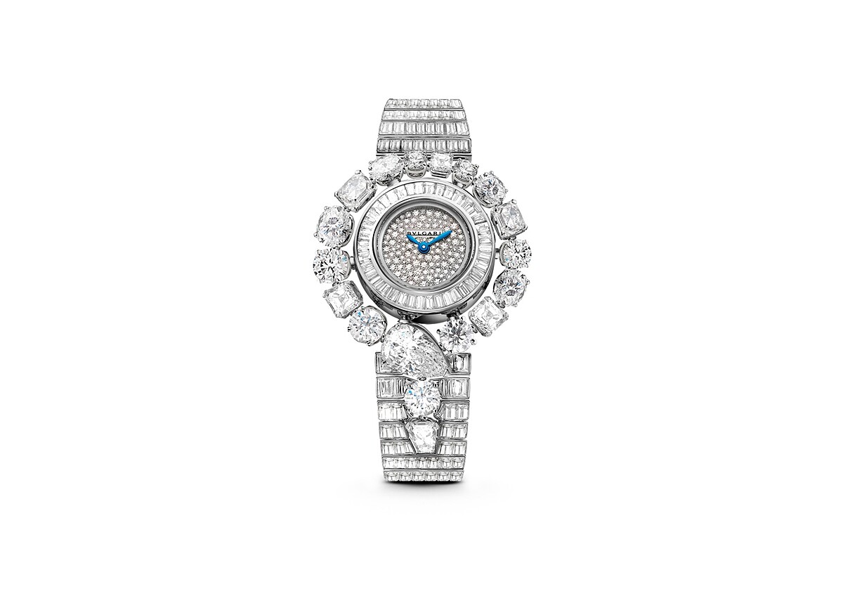 BVLGARI SERPENTI INCANTATI全鑽腕錶 寶格麗專屬石英機芯；刻有BVLGARI LOGO；小時與分鐘顯示；防水深度30公尺。 錶徑33 MM，白K金錶殼與錶帶，鑲嵌511顆鑽石(總重約22.8克拉) 參考售價：約新台幣15,377,000元