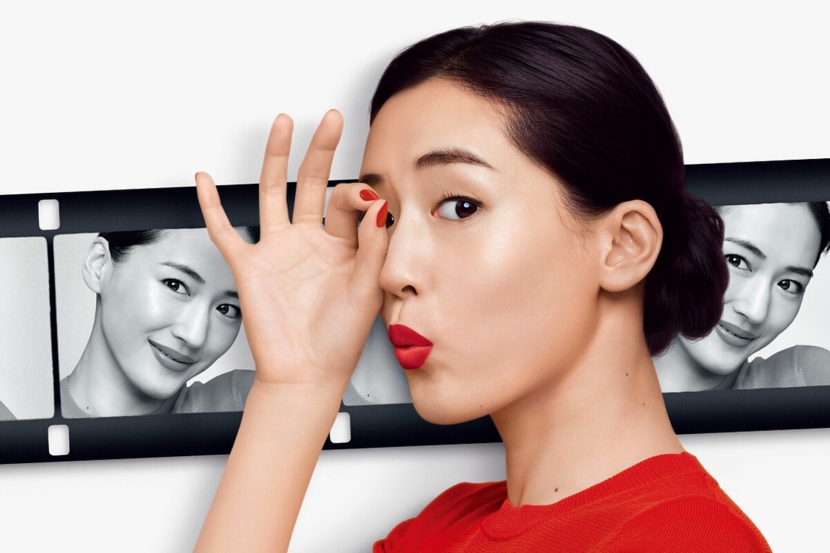 SK-II青春露2021安迪沃荷限定版代言人綾瀨遙主視覺。