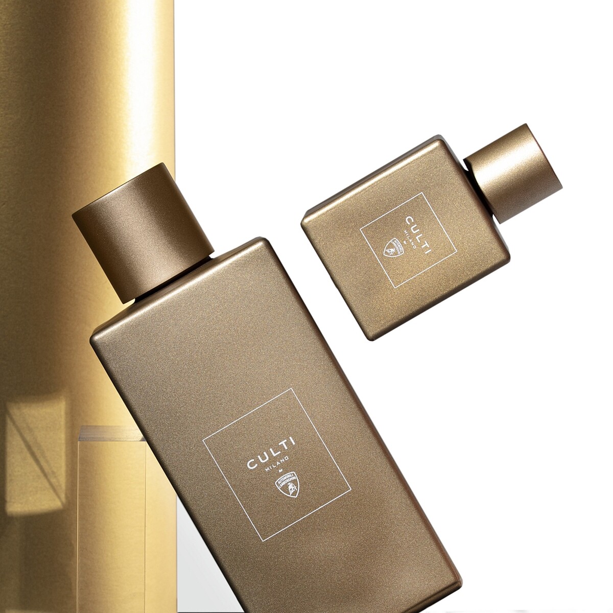 義大利創新家居香氛品牌CULTI MILANO結合了Automobili Lamborghini 極致卓越超跑工藝,碰撞出全新香氛,訴說著尊榮、充滿現代感與活力的迷人故事。