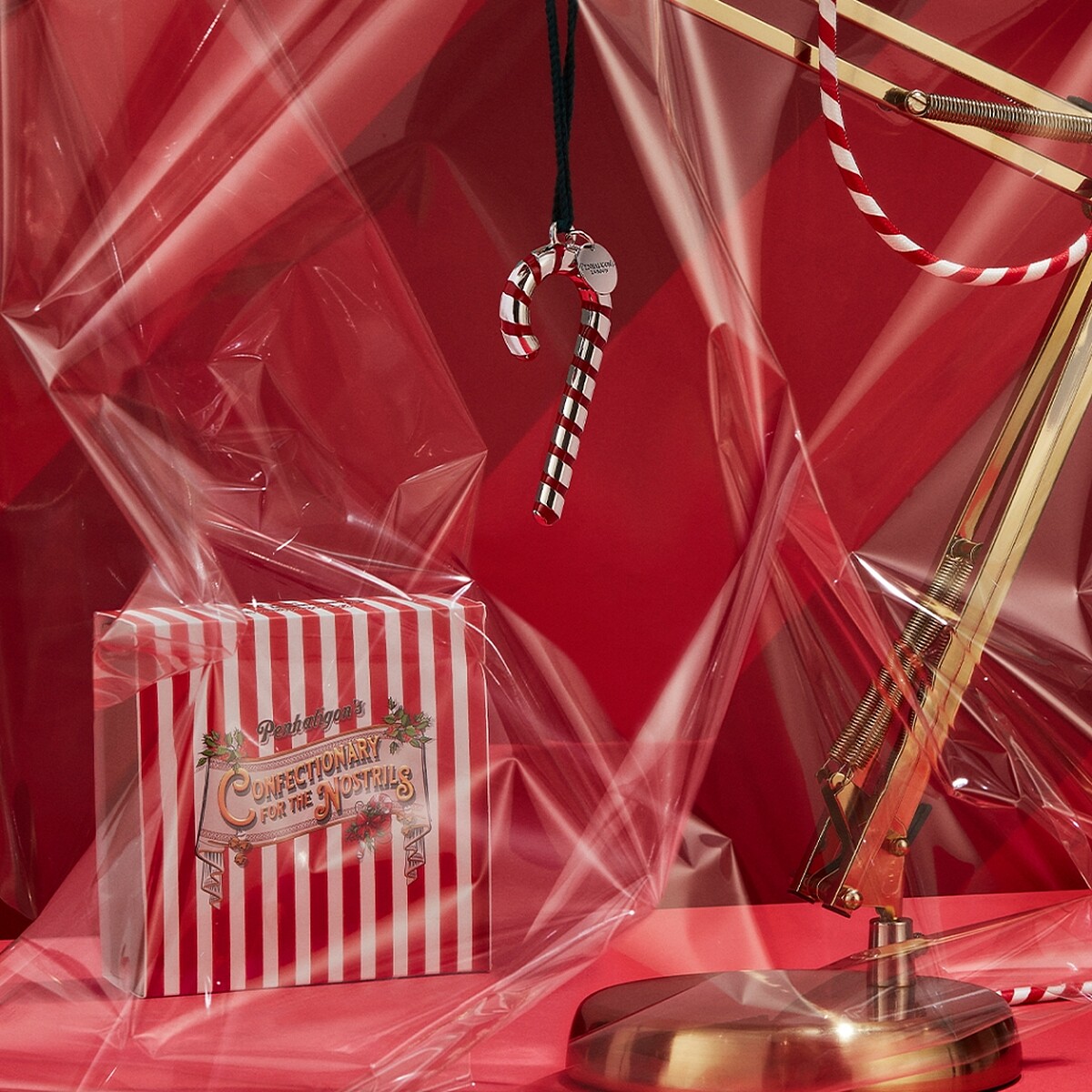 Penhaligon&rsquo;s潘海利根2021聖誕拐杖糖鍍銀裝飾情境。