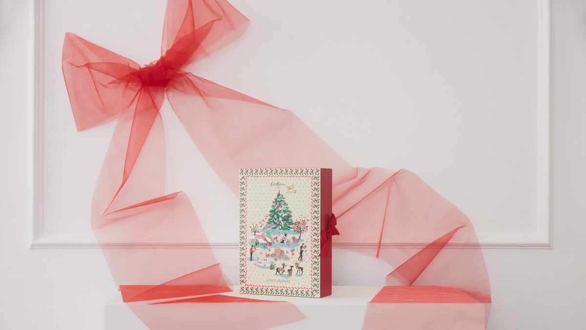 英國經典印花品牌Cath Kidston今年以Peace、Love、Joy為寓意推出療癒感滿點的聖誕倒數日曆-Shine Bright Beauty Advent Calendar閃耀美麗降臨。