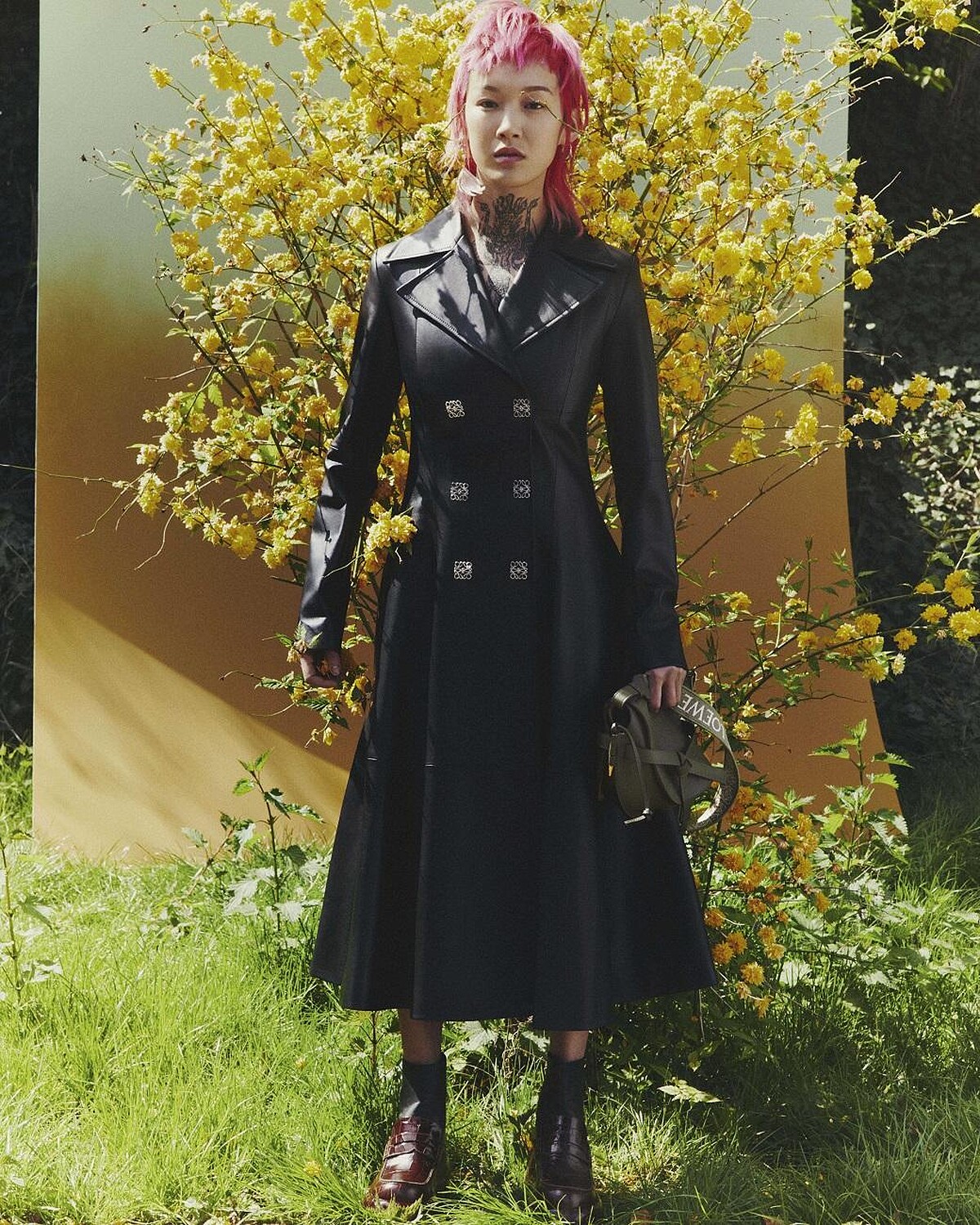 Gate小牛皮肩背包，NT56,000