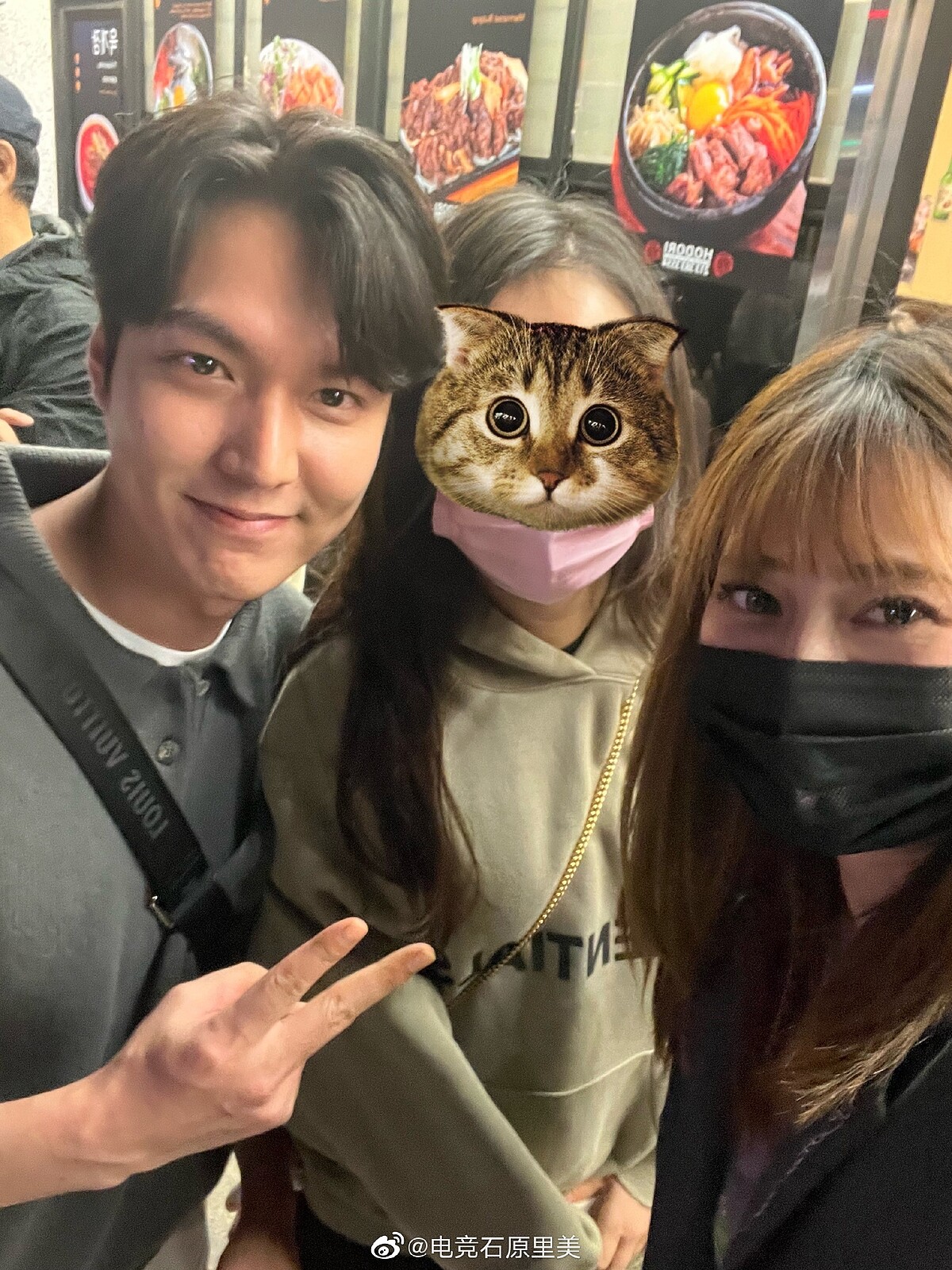 李敏鎬與中國網友親切合照