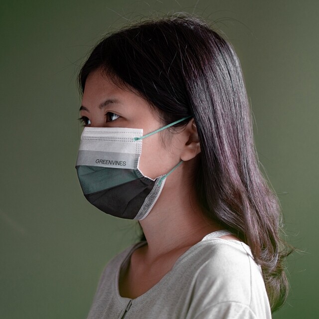 即日起至11月底，在綠藤生機消費滿額就能獲得獨家設計口罩。