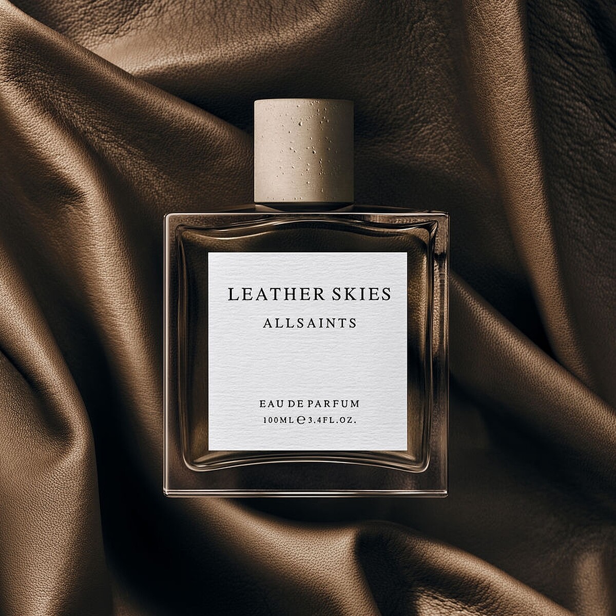 AllSaints EATHER SKIES皮革之境中性淡香精形象圖。