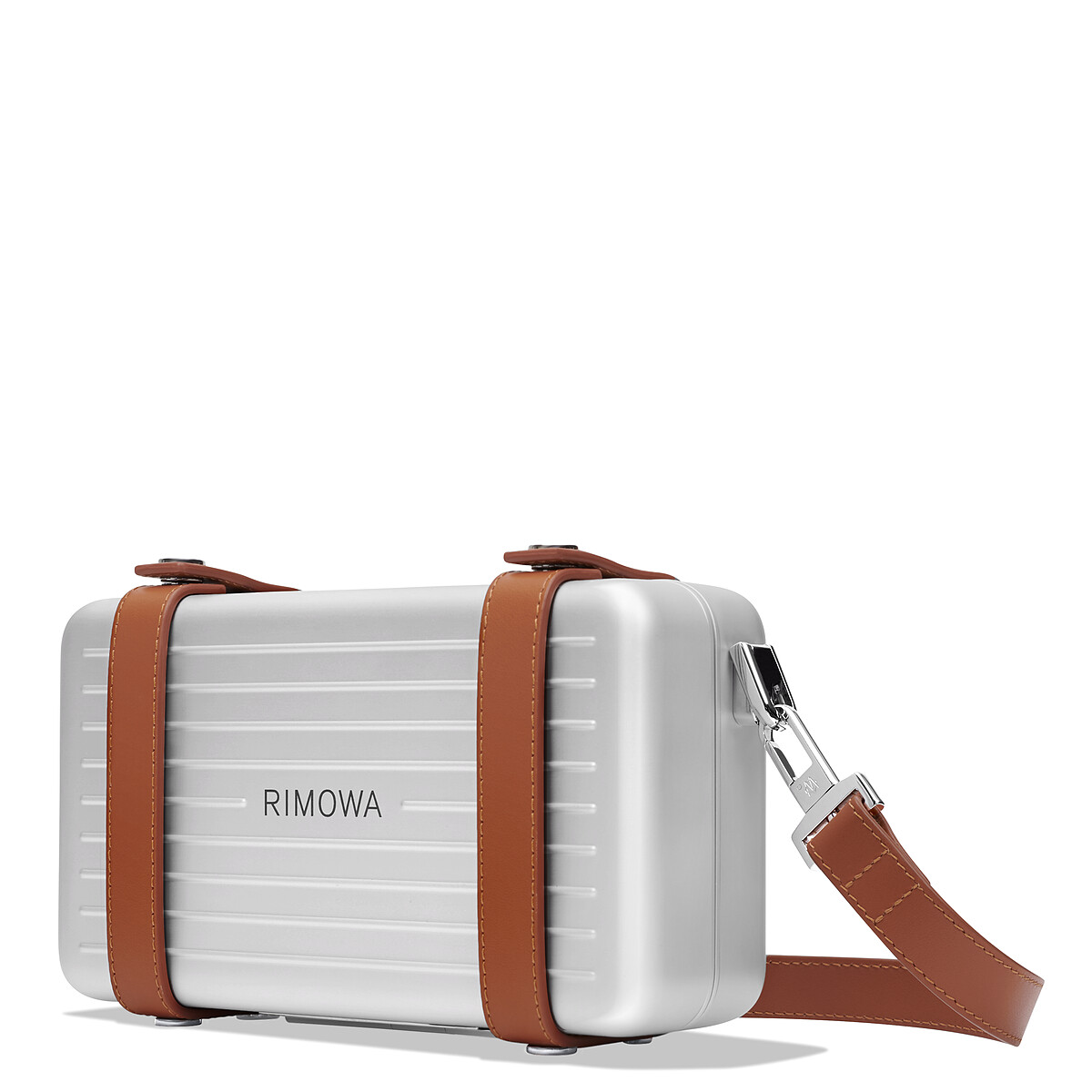 RIMOWA 銀色側背箱包，NT49,900。
