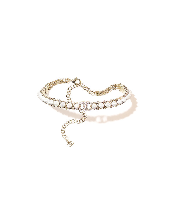 金屬水晶鑲飾象牙白高級樹脂頸鍊，NT$63,800