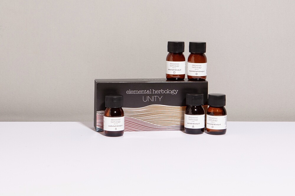 Elemental Herbology 2021聖誕五行沐浴身體按摩油體驗組情境圖。