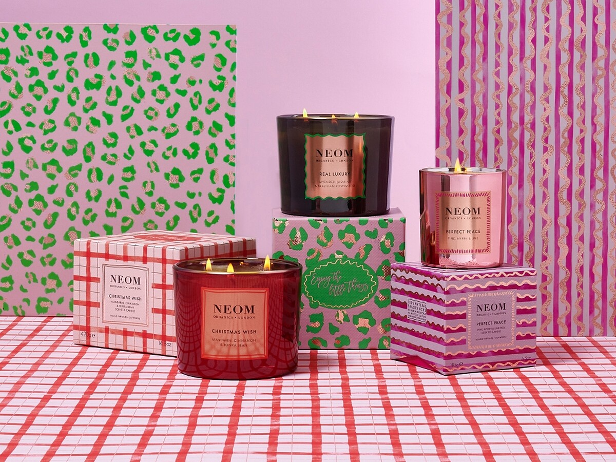 NEOM 2021聖誕限定香氛蠟燭(左起聖誕祈願、皇家奢華、香料萊姆)185g，NT1,600、420g，NT2,300