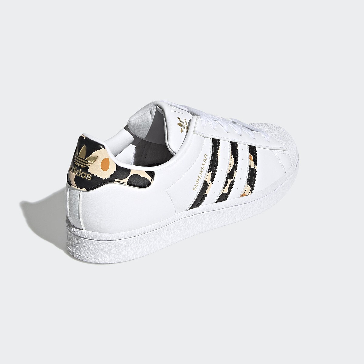 Marimekko X adidas Superstar，NT3,690