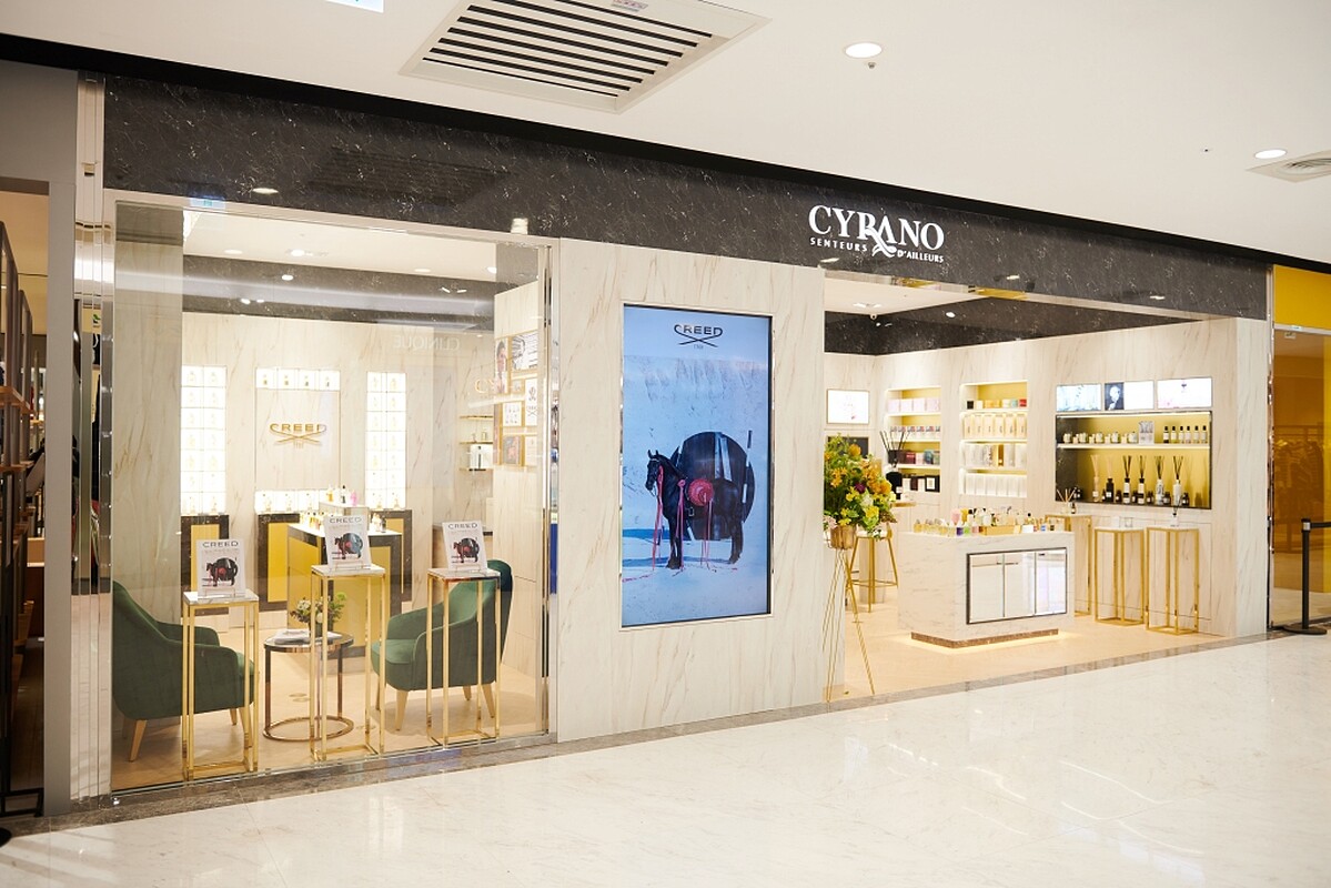 CYRANO席哈諾2021年以全新概念店進駐遠東SOGO忠孝店一樓。