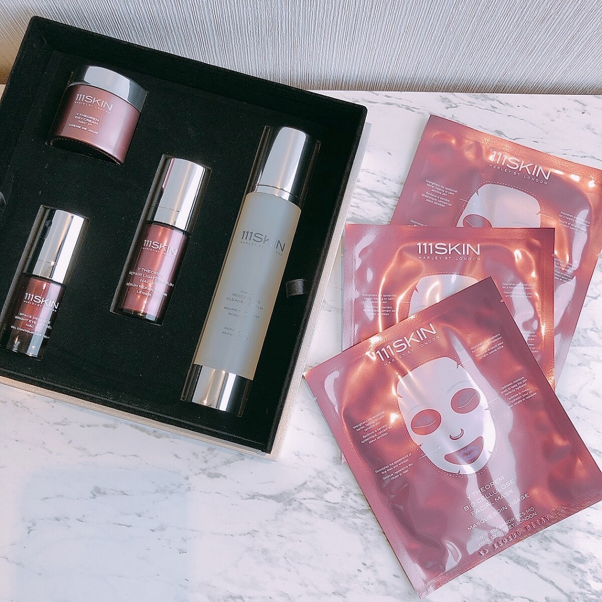 111SKIN 5G太空逆時禮盒(NAC Y&sup2;逆時空啟動精華(輕透版)30ml、NAC Y&sup2;逆時空啟動亮眼精華15ml、NAC Y&sup2;逆時空啟動日霜50ml、NAC Y&sup2;逆時空啟動卸妝乳120ml、N AC Y&sup2;逆時空啟動修護面膜(片)*3，NT15,800