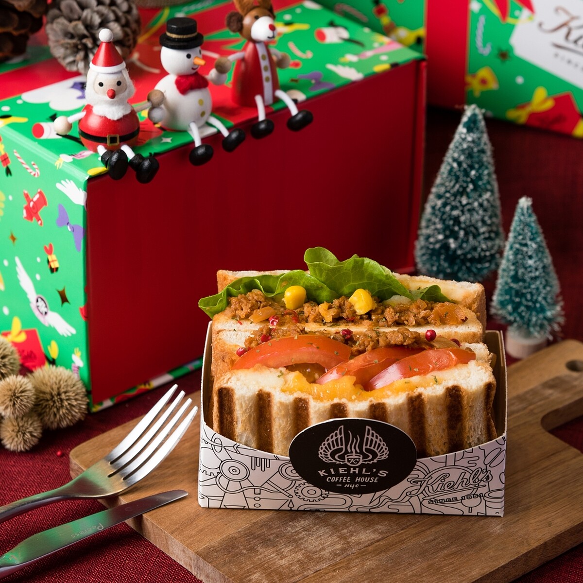 KIEHL&rsquo;S COFFEE HOUSE 2021聖誕植物肉醬熱壓三明治，NT150