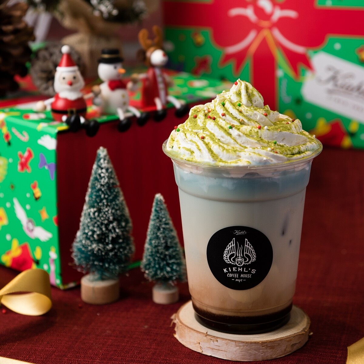 KIEHL&rsquo;S COFFEE HOUSE 2021聖誕地球奶酒拿鐵，NT150