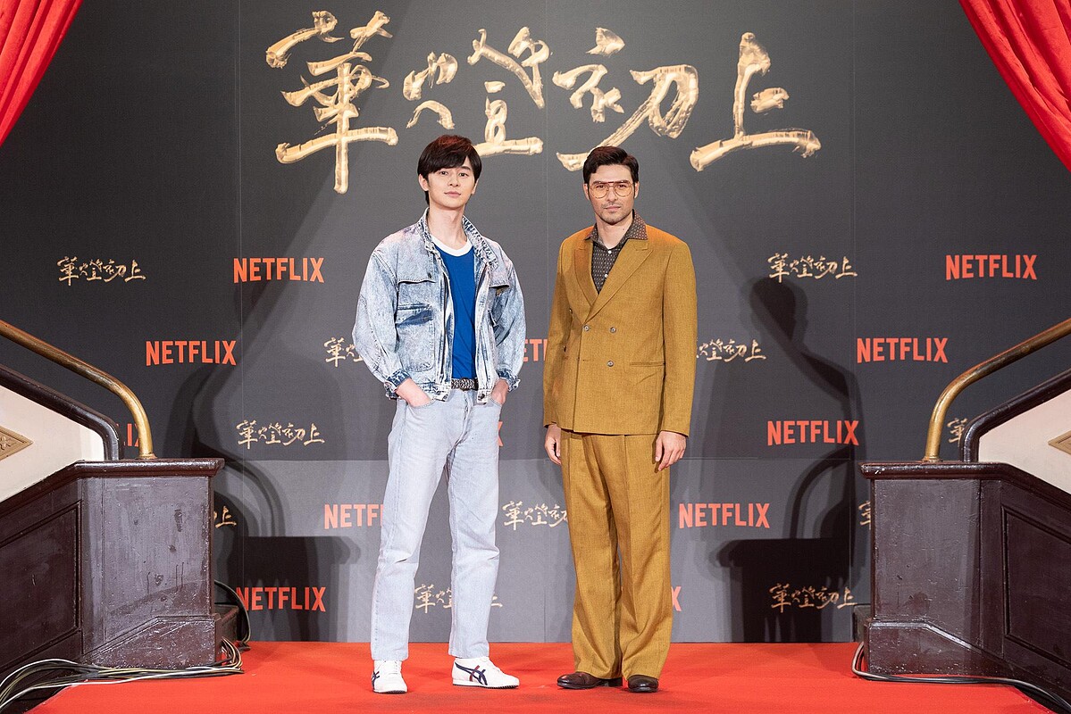 《華燈初上》張軒睿（左）、鳳小岳劇中與兩位媽媽桑有精彩對手戲