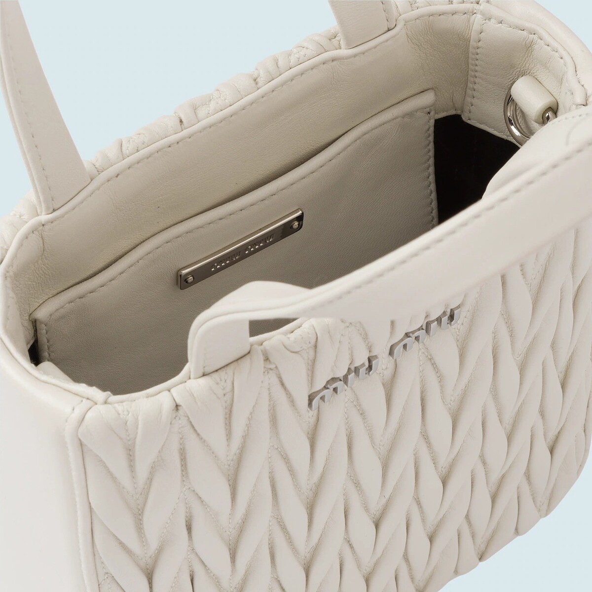 Matelass&eacute;納帕軟皮手袋，NT56,000