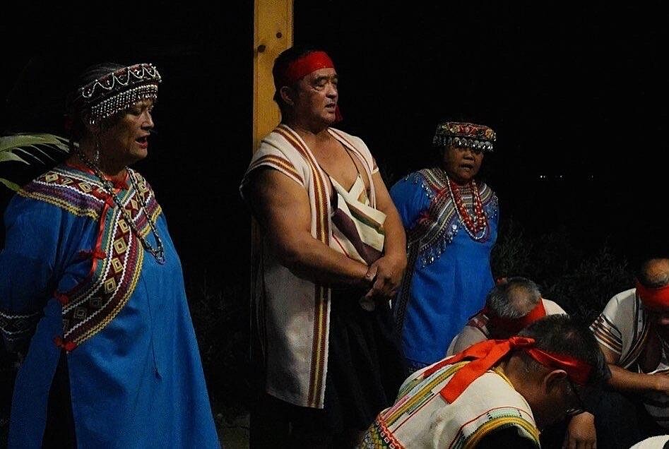 部落耆老現場優美的八部合音。