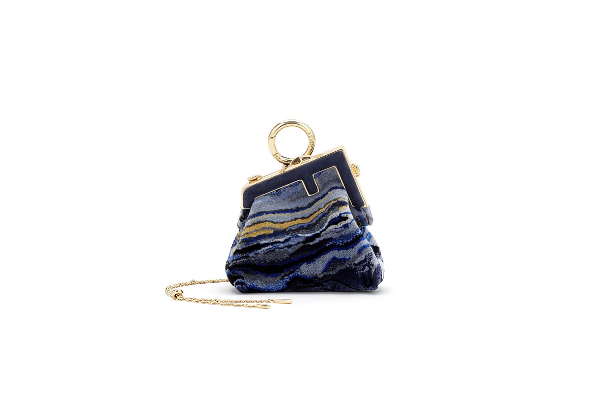 Fendi大理石圖騰First鍊帶包，售價NT$39,800