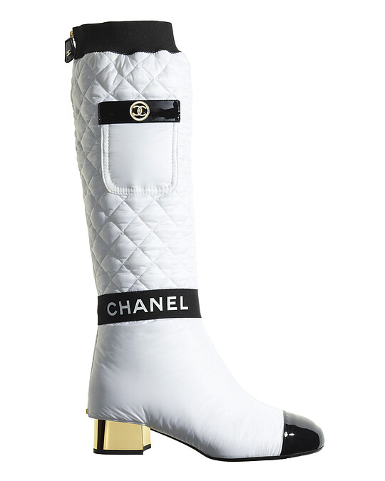 Chanel皮革菱格紋雙色低跟長靴,NT74,500