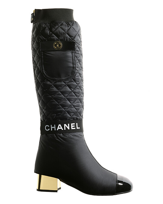 Chanel皮革菱格紋雙色低跟長靴,NT74,500