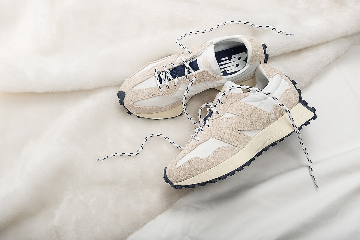 New Balance N327燕麥色，NT3,280