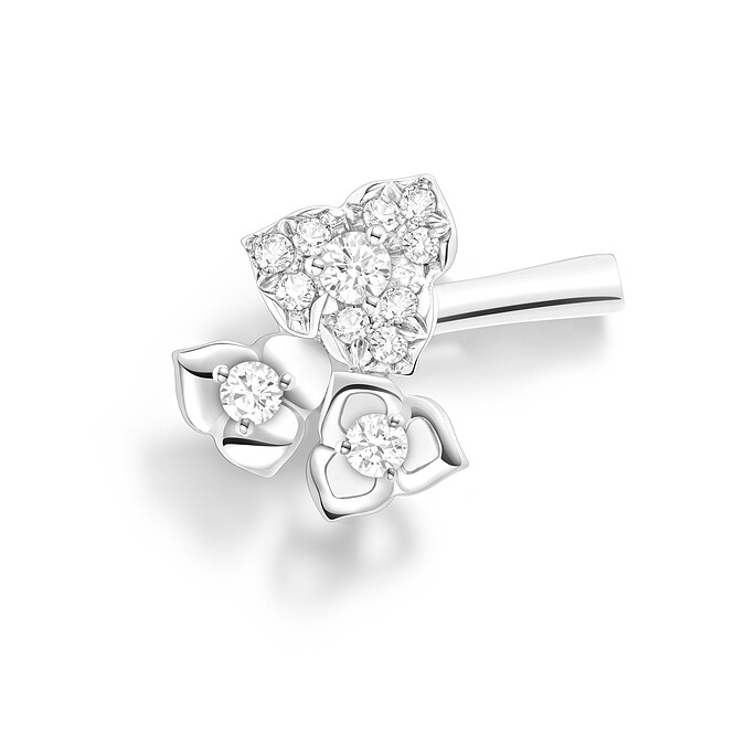 PIAGET Rose系列18K白金玫瑰鑽石耳扣，建議售價NT$86,000