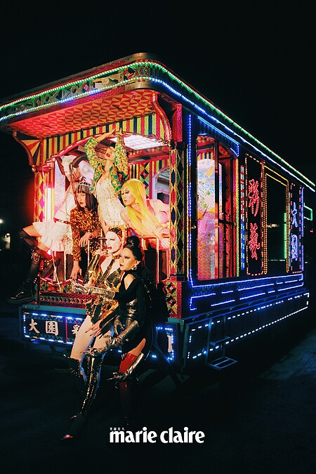 刺繡鬥牛士外套、古董珠繡洋裝，造型私物。 