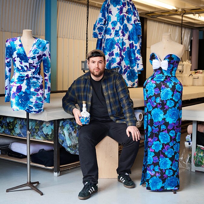 Richard Quinn 為英國新銳設計師。