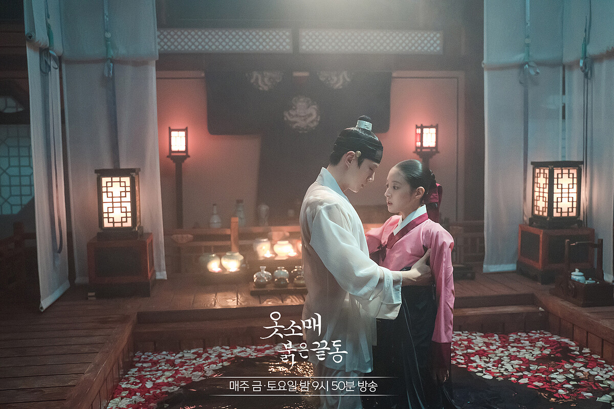 衣袖紅鑲邊 俊昊 李世榮 費若蒙暴棚