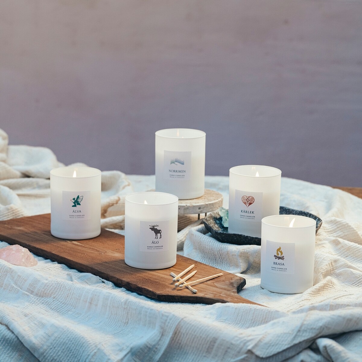 Vana Candles經典再現系列蠟燭(Alg麋鹿、Brasa營火、Norrsken極光、Kärlek摯愛、Älva 妖精)200g，NT1,180