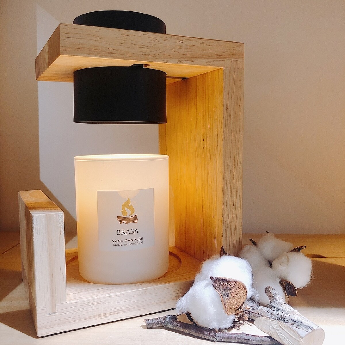 Vana Candles香氛蠟燭暖燈摩登實木款(原色)，NT2,690