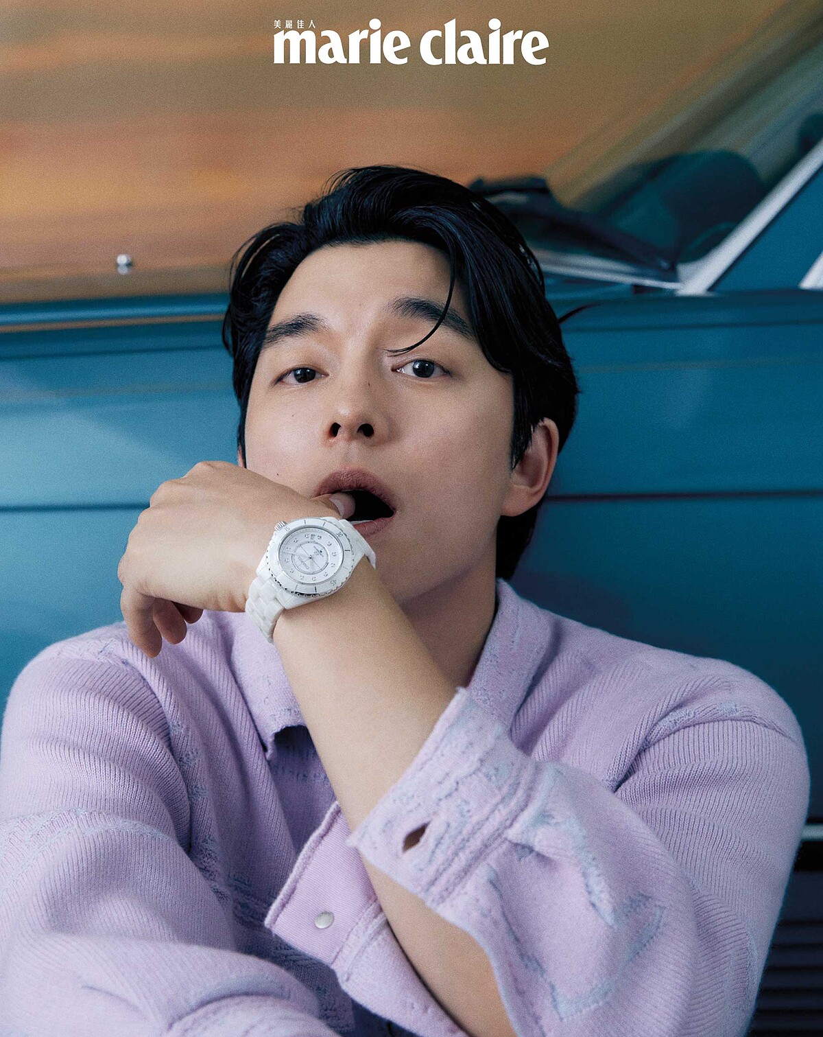 黑色高抗磨陶瓷及精鋼錶殼，錶圈鑲嵌50顆明亮式切割鑽石及12顆鑽石時標，搭載Caliber 12.1自動上鍊機械機芯J12鑲鑽腕，CHANEL。 