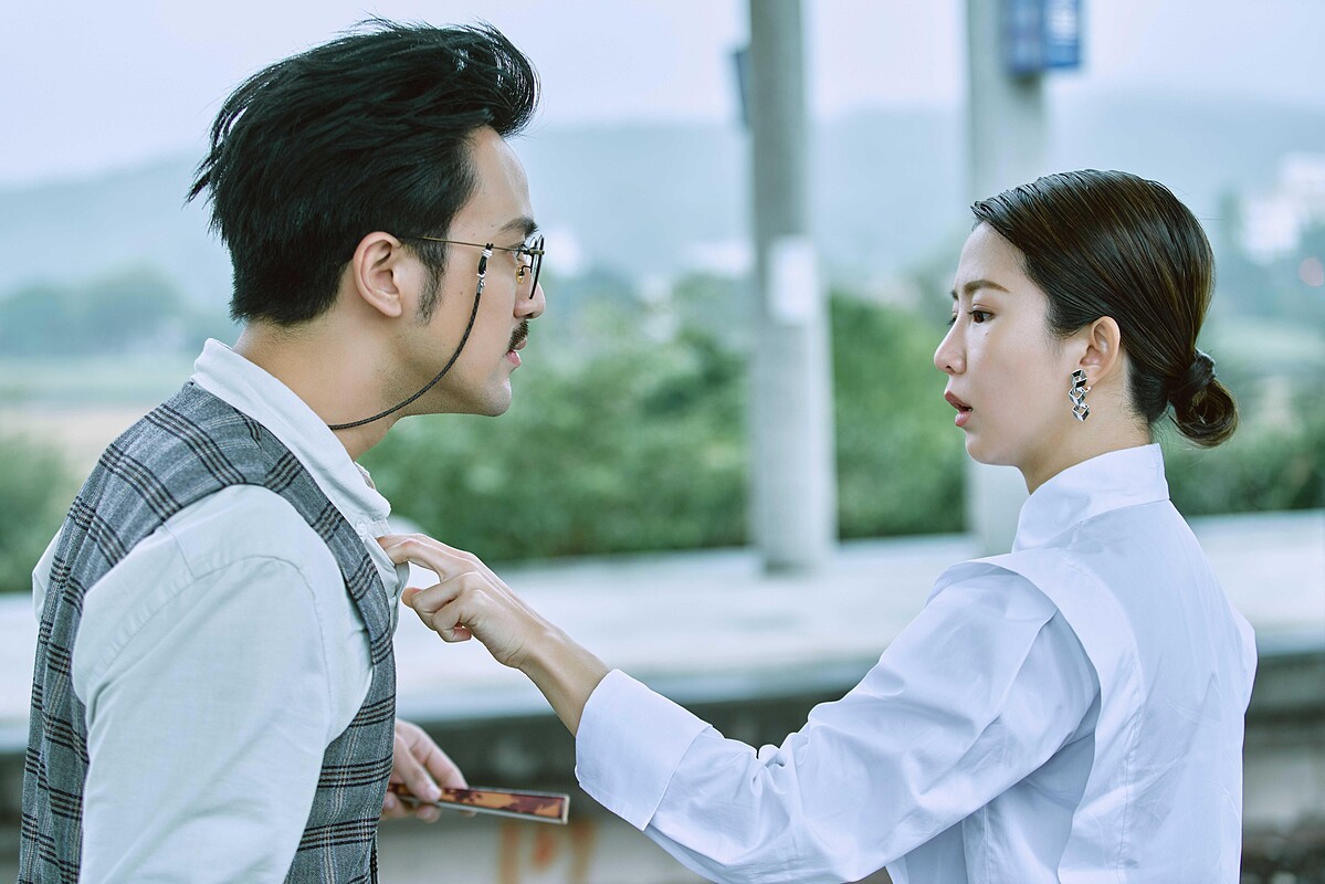 《無神之地不下雨》顏毓麟（左）直播Call out給劇中老婆郭書瑤示愛