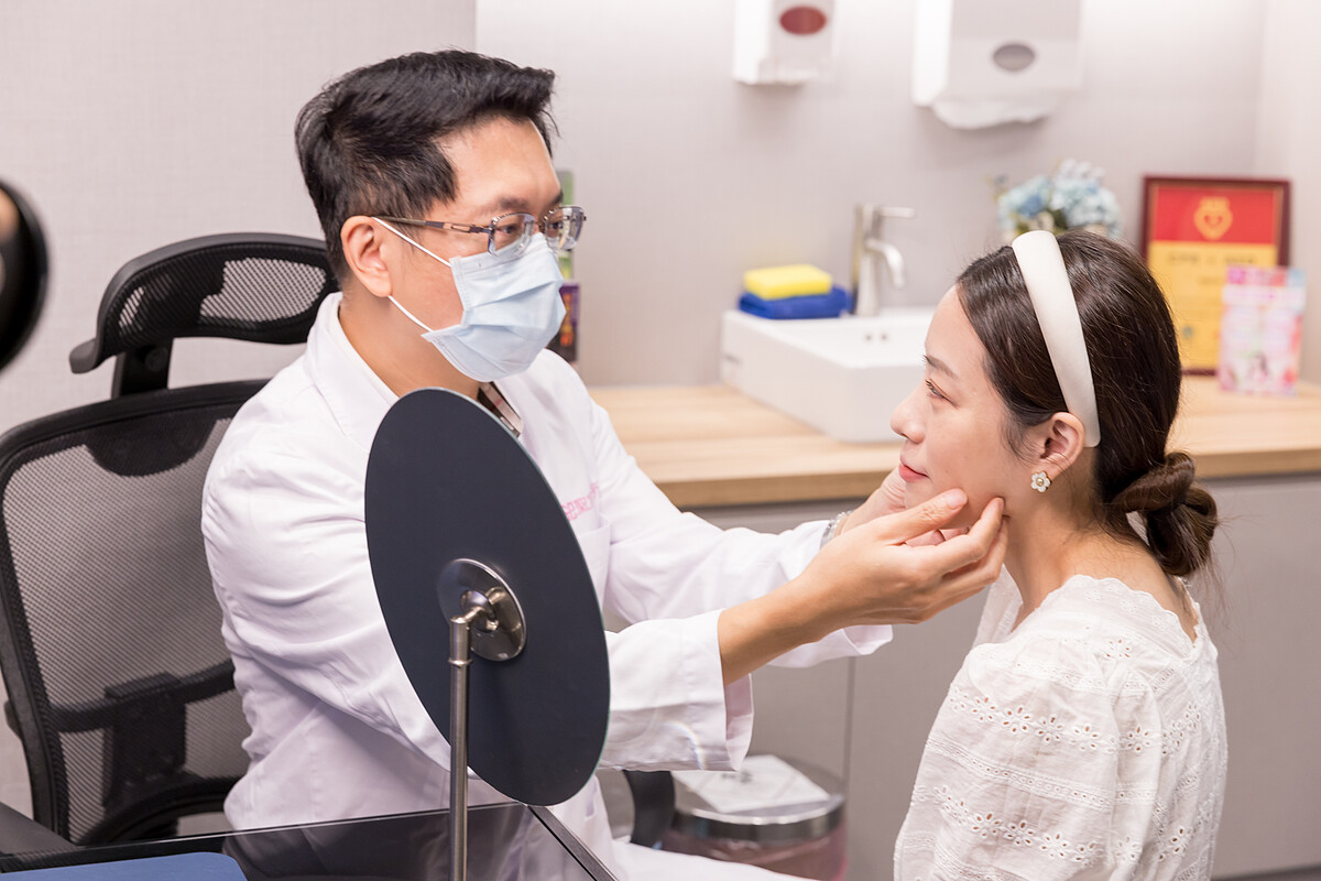 聖宜診所忠孝館 院長 翁書賢醫師