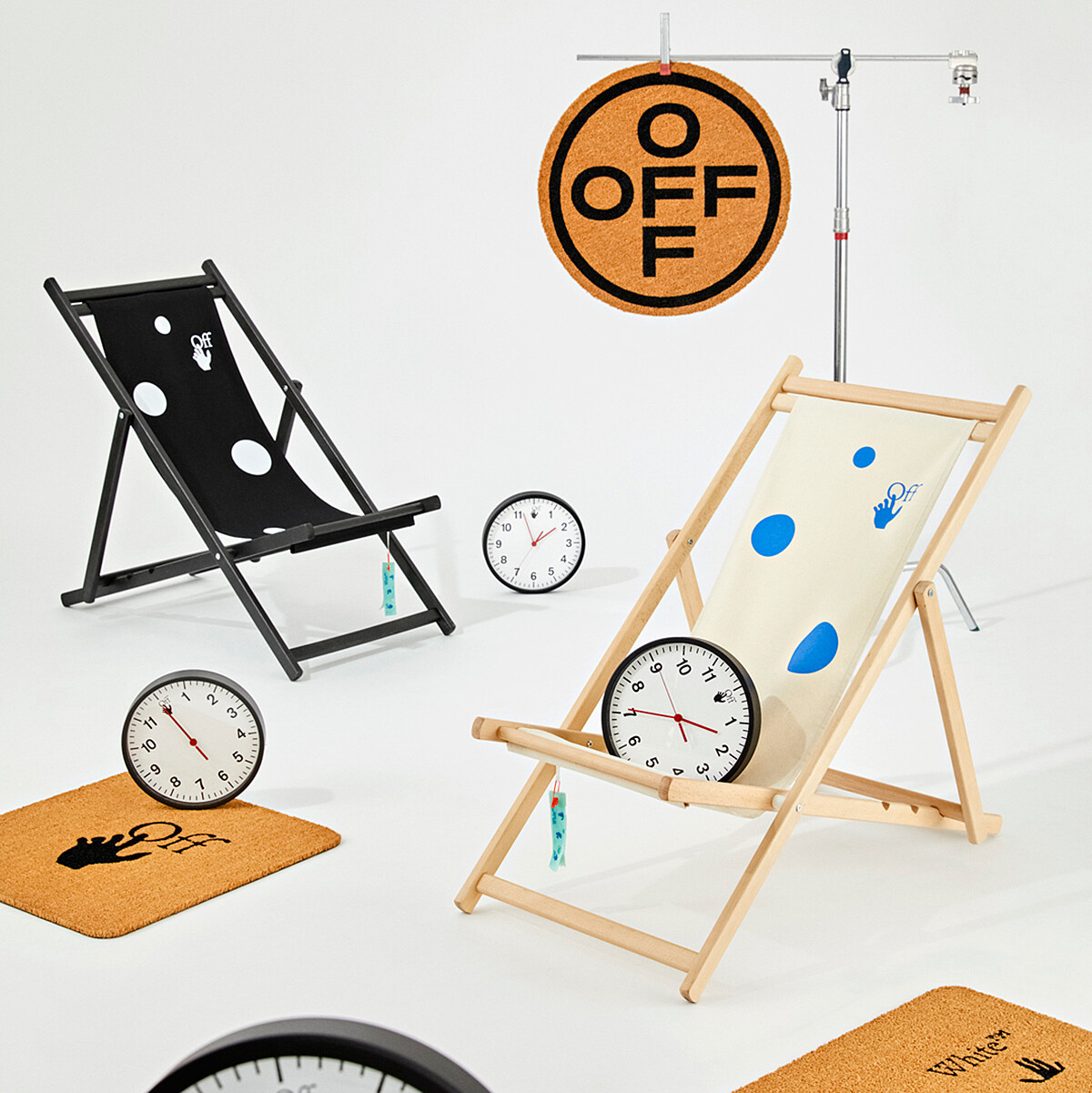 手掌logo方形門墊，NT4,500。