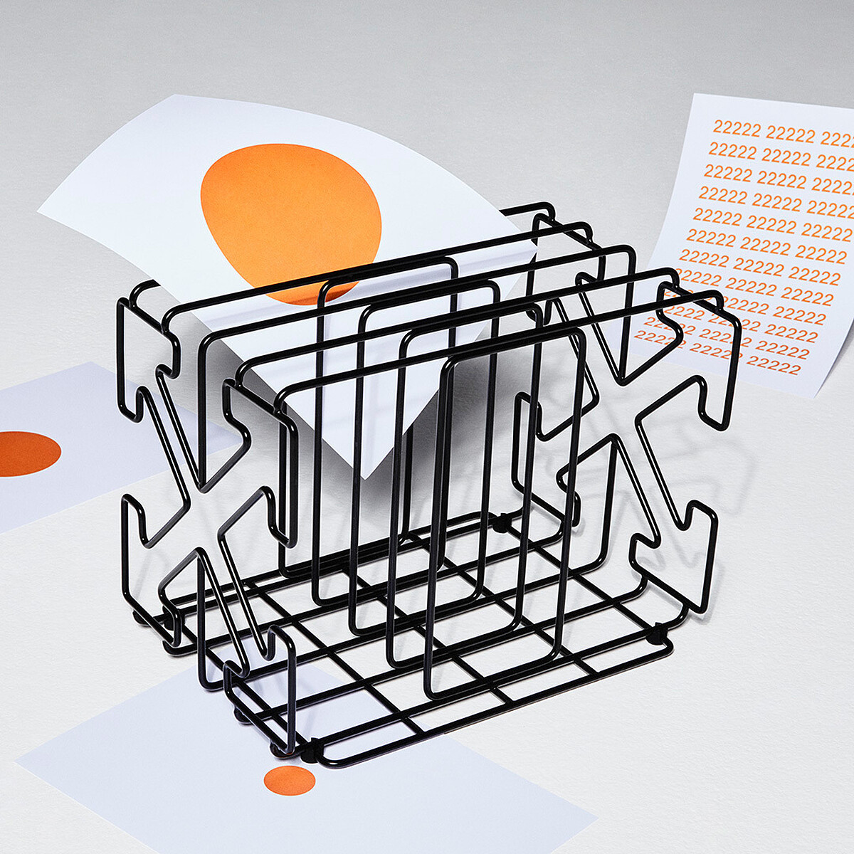 Off-White 家居系列將於12月7日起在微風南山旗艦店限量販售。