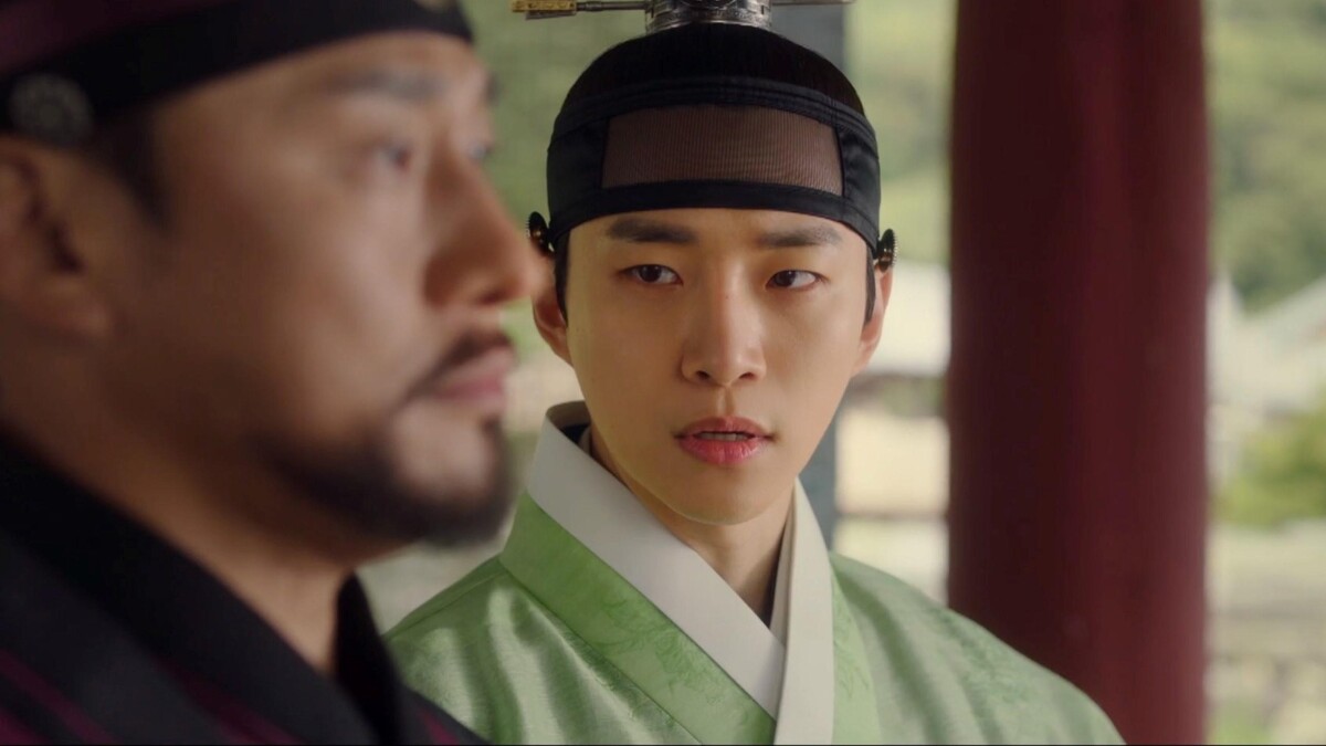 衣袖紅鑲邊 李俊昊被打槍一臉不爽跑來詢問護衛