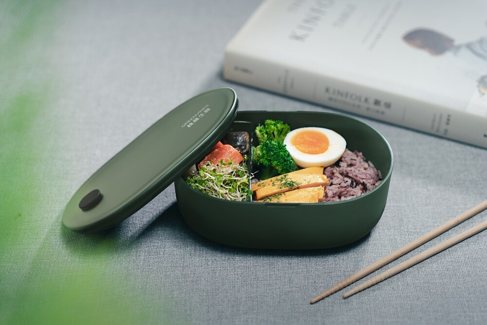 綠藤生機2021週年慶消費滿NT5,000就可獲得綠藤X源源鋼藝獨家設計款便當盒(數量有限，贈完將改贈NT300購物金)。
