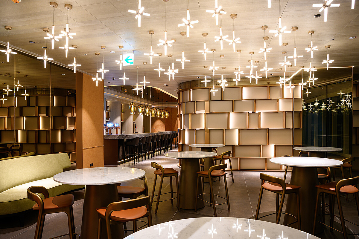 位於28樓的Sky Bar空間。