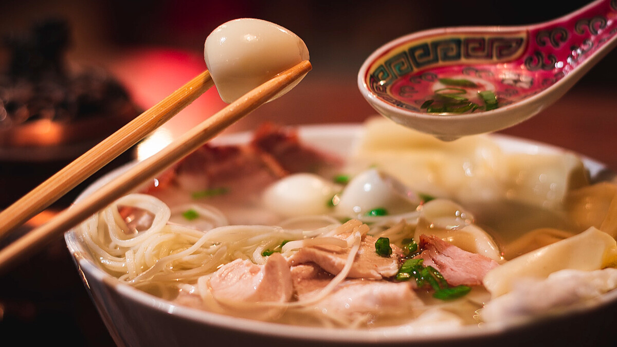 菠菜豬肝湯/蘿蔔白菜荷包蛋湯/香嫩小炒牛肉，3道冬季女人必吃的養生低脂餐來了！