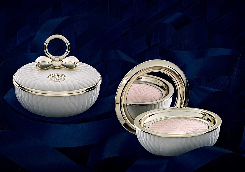 黛珂與設計鬼才馬歇爾・汪達合作的永恆祈願蜜粉今年邁入11年。