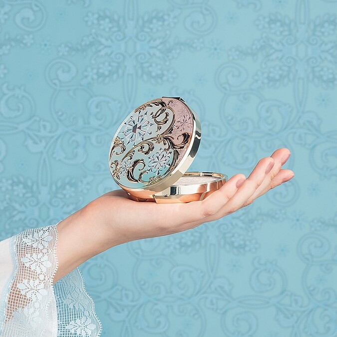 資生堂MAQuillAGE心機彩粧Snow Beauty雪花香氛魔法盒2021年巴黎初雪限量版。