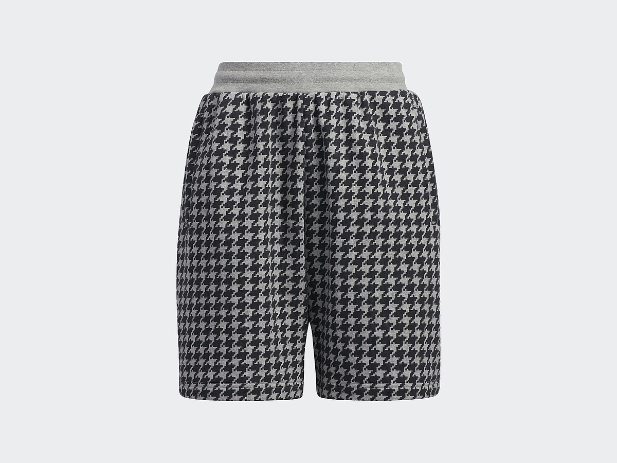 adidas Originals Ivy Park千鳥紋棉質短褲，售價NT$2,490