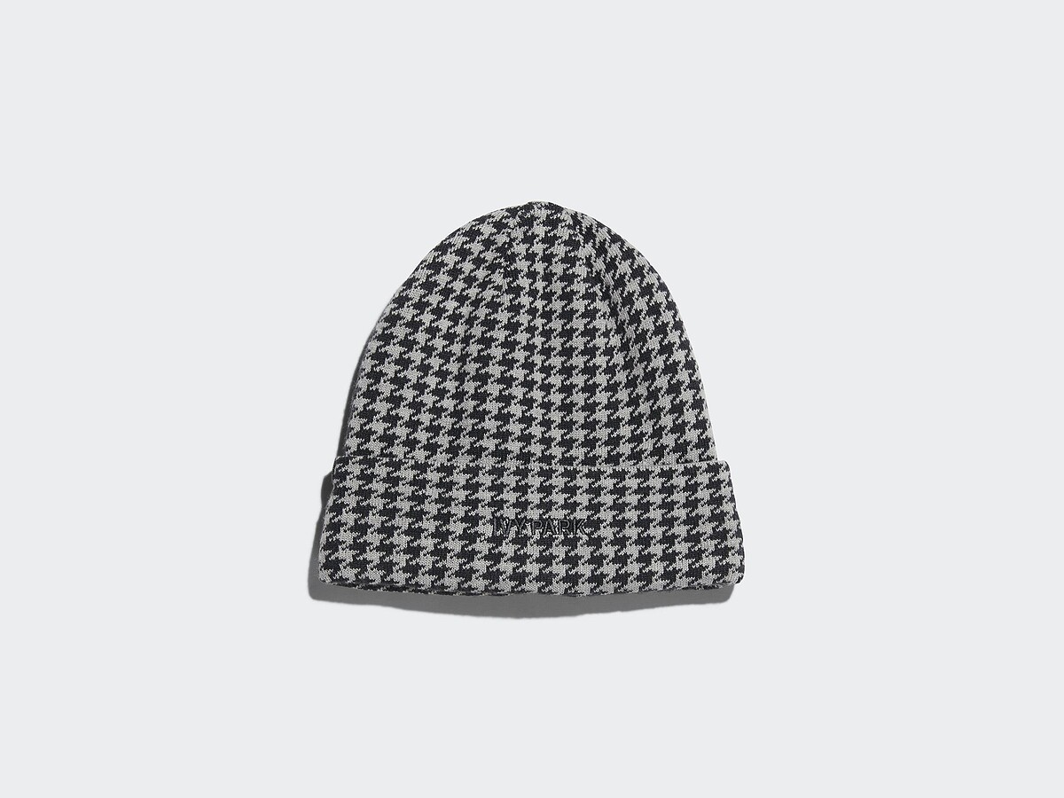 adidas Originals Ivy Park千鳥紋毛帽，售價NT$1,090