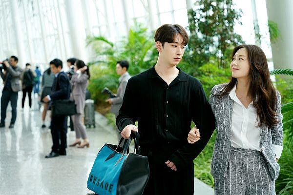 櫥窗:女王之家 2PM燦盛加盟演出女主角的弟弟