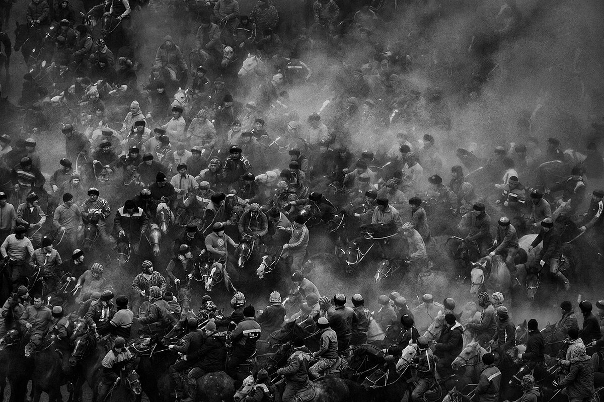 【得獎作品照片】第一名：戰馬，無悔之春(Dead Goat Polo)，比利時Alain Schroeder攝