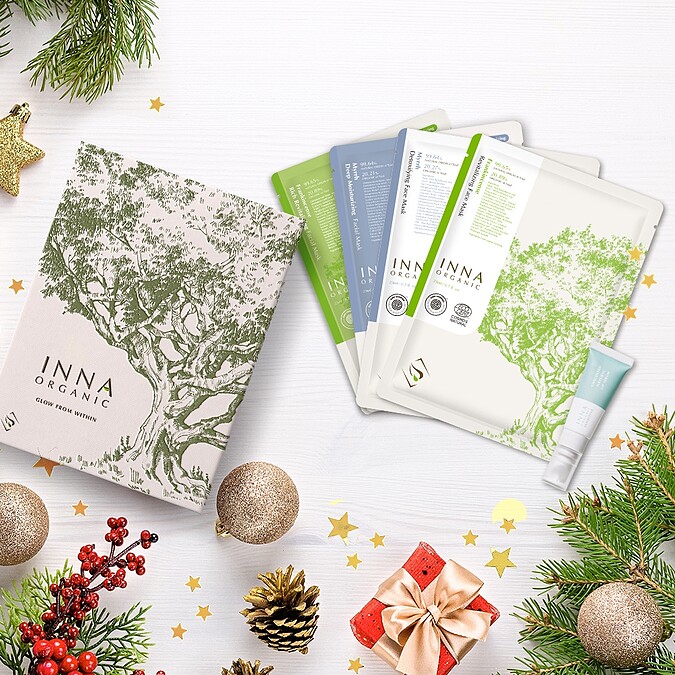 童顏有機「童顏禮讚暖心組」包裝以別出心裁的乳香樹打凸設計，讓收禮人感受滿滿的平靜療癒。售價NT1,455，每售出一組將以純粹修護潤唇精華中的NT168支持孩子的書屋。