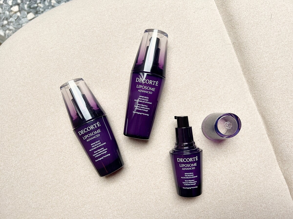 黛珂經典的保濕美容液全新進化成超微導全能修護精粹。