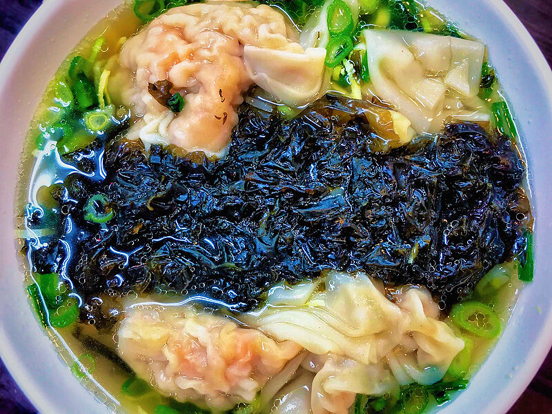 ▲冬至吃餛飩象徵開啟智慧。（圖 / 翻攝自Flickr作者midnightbreakfastcafe）