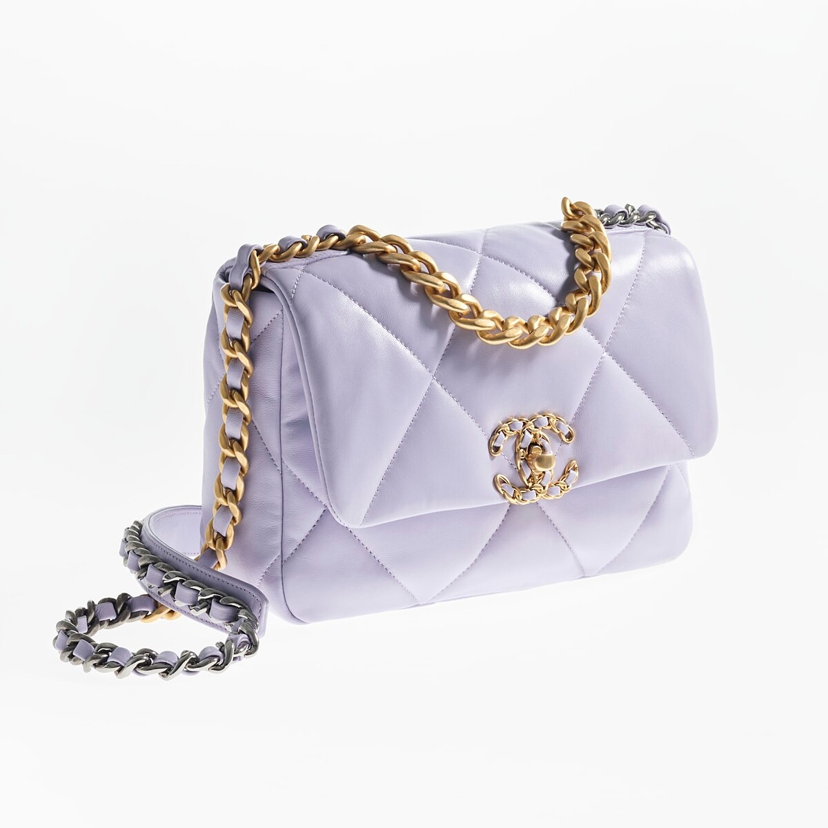 Chanel 19口蓋包，NT173,600